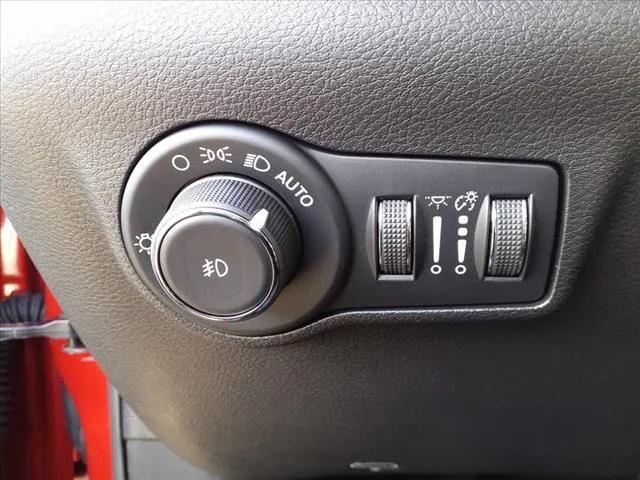Photo of 2025 Red Hot Pearlcoat Jeep Compass