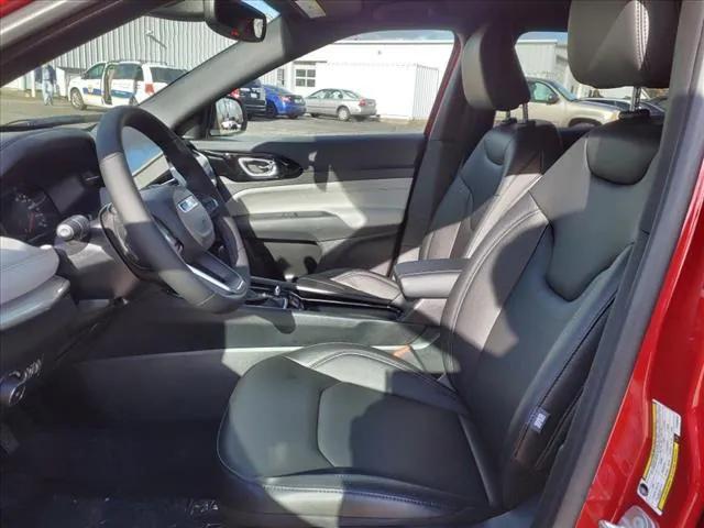 Photo of 2025 Red Hot Pearlcoat Jeep Compass