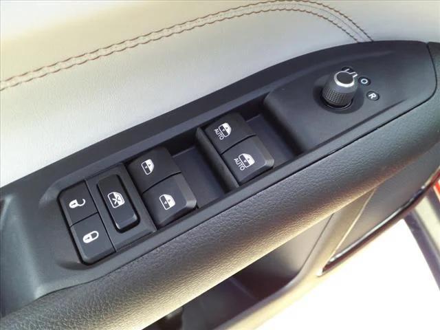 Photo of 2025 Red Hot Pearlcoat Jeep Compass