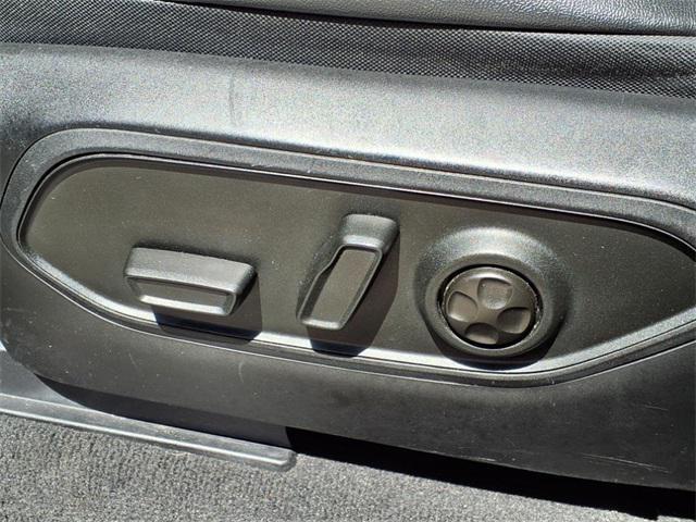 Photo of 2022 Silver Zynith Jeep Grand Cherokee L