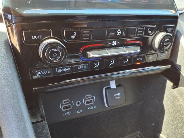Photo of 2022 Silver Zynith Jeep Grand Cherokee L