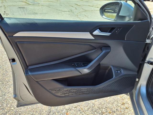 Photo of 2019 Silver Metallic Volkswagen Jetta