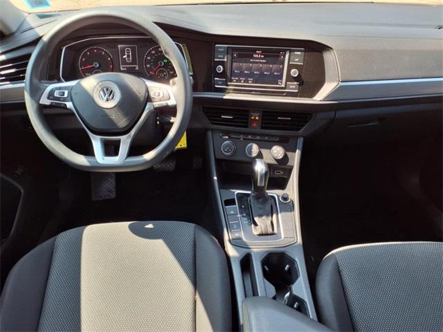 Photo of 2019 Silver Metallic Volkswagen Jetta