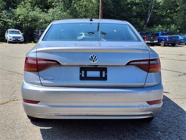 Photo of 2019 Silver Metallic Volkswagen Jetta