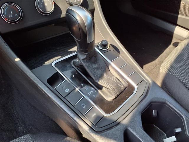 Photo of 2019 Silver Metallic Volkswagen Jetta