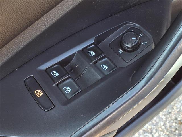 Photo of 2019 Silver Metallic Volkswagen Jetta