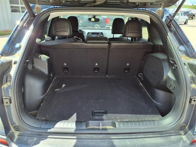 Photo of 2020 Slate Blue Pearlcoat Jeep Cherokee
