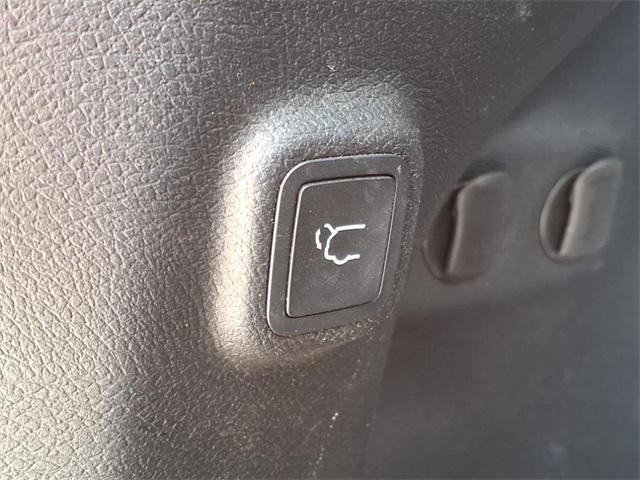 Photo of 2020 Slate Blue Pearlcoat Jeep Cherokee