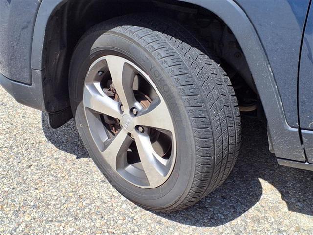 Photo of 2020 Slate Blue Pearlcoat Jeep Cherokee