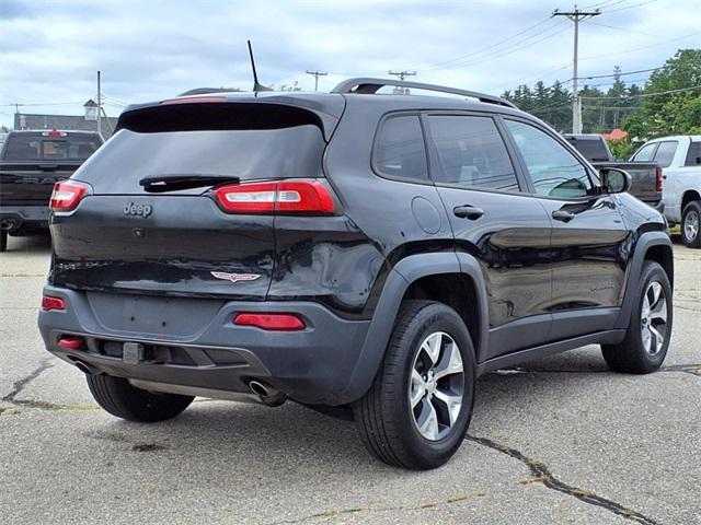 Photo of 2016 Brilliant Black Crystal Pearlcoat Jeep Cherokee