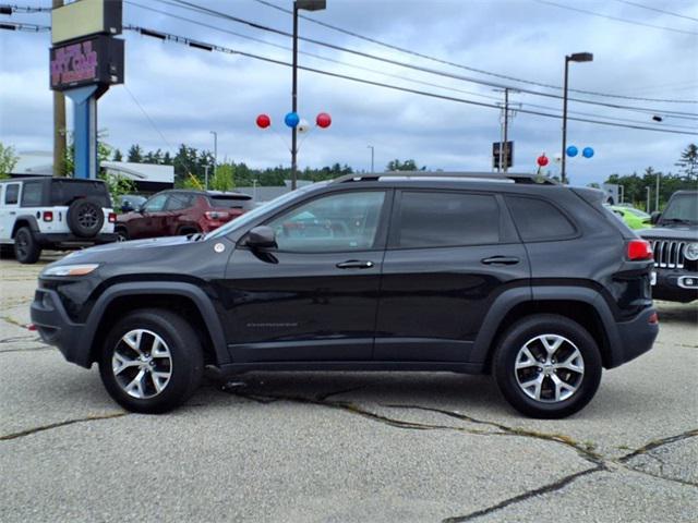 Photo of 2016 Brilliant Black Crystal Pearlcoat Jeep Cherokee