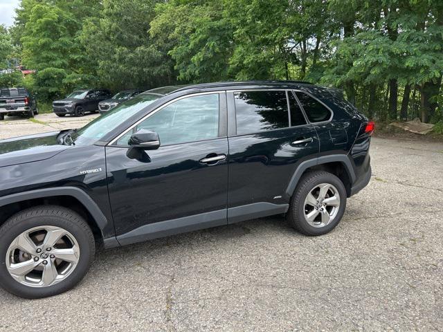 Photo of 2021 Midnight Black Metallic Toyota RAV4 Hybrid