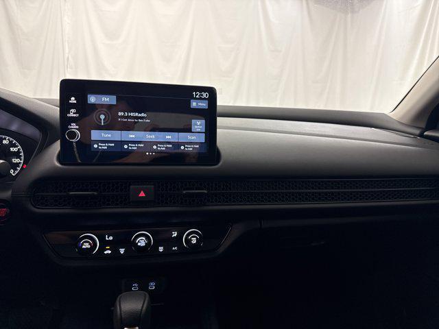 Photo of 2026 Platinum White Pearl Honda HR-V
