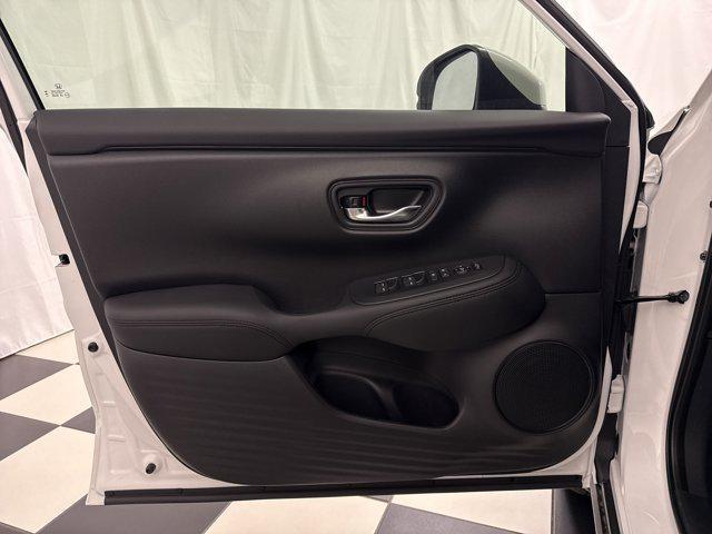 Photo of 2026 Platinum White Pearl Honda HR-V