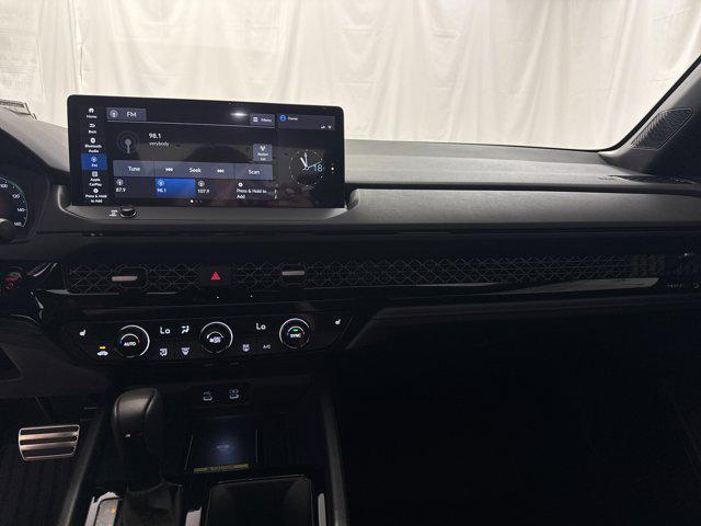 Photo of 2025 Still Night Pearl Honda Accord Hybrid