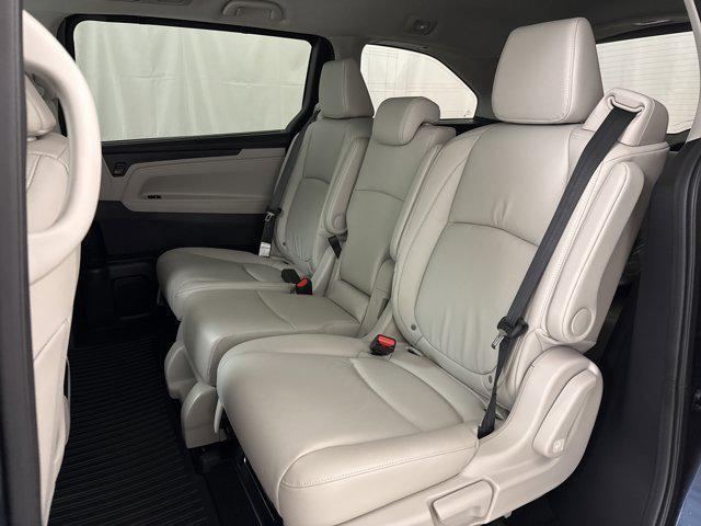 Photo of 2026 Smoke Blue Pearl Honda Odyssey