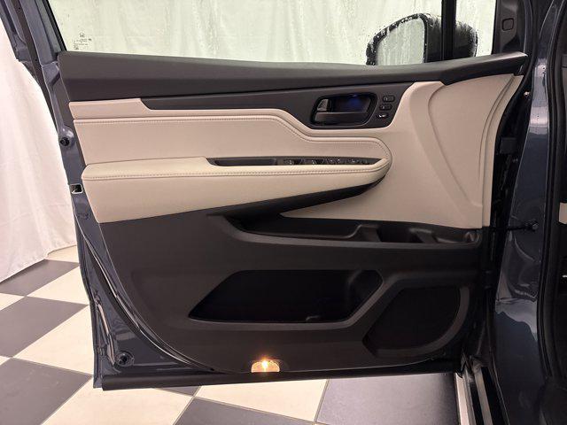 Photo of 2026 Smoke Blue Pearl Honda Odyssey