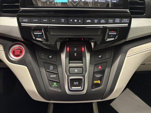 Photo of 2026 Smoke Blue Pearl Honda Odyssey