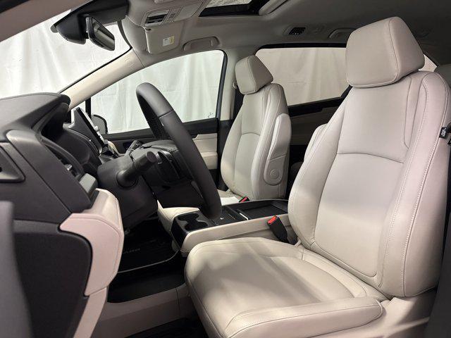 Photo of 2026 Smoke Blue Pearl Honda Odyssey