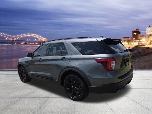 Photo of 2023 Carbonized Gray Metallic Ford Explorer