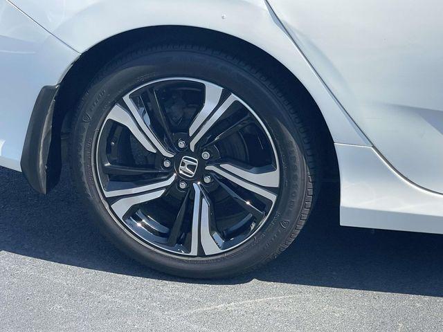Photo of 2018 Taffeta White Honda Civic