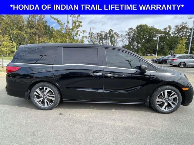Photo of 2024 Crystal Black Pearl Honda Odyssey