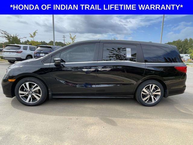 Photo of 2024 Crystal Black Pearl Honda Odyssey
