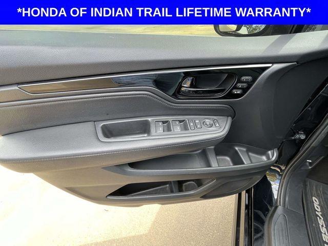 Photo of 2024 Crystal Black Pearl Honda Odyssey