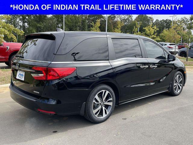 Photo of 2024 Crystal Black Pearl Honda Odyssey