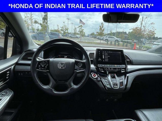 Photo of 2024 Crystal Black Pearl Honda Odyssey