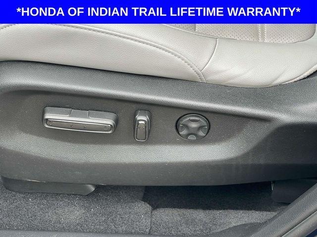 Photo of 2022 Obsidian Blue Pearl Honda CR-V Hybrid