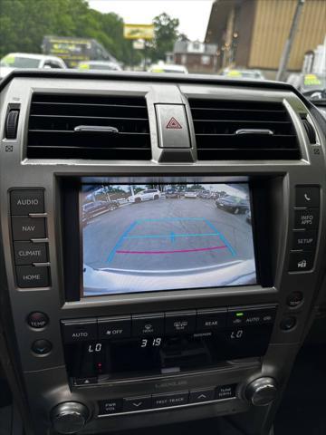 Photo of 2017 White Lexus GX 460