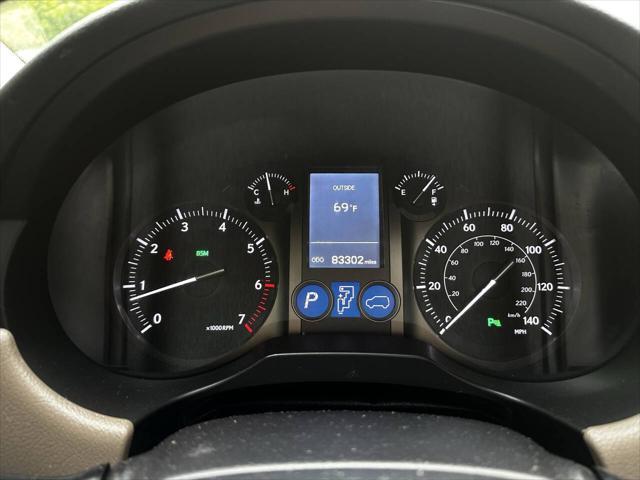 Photo of 2017 White Lexus GX 460