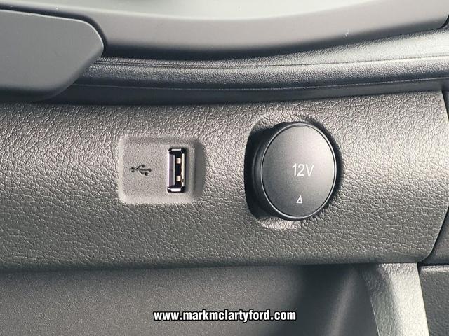 Photo of 2025 Oxford White Ford Transit-250