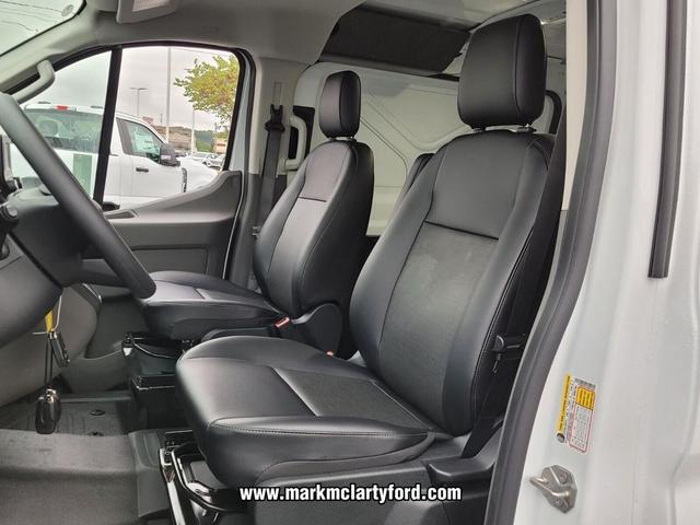 Photo of 2025 Oxford White Ford Transit-250
