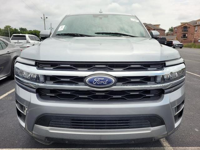 Photo of 2023 ICONIC SILVER METALLIC Ford Expedition