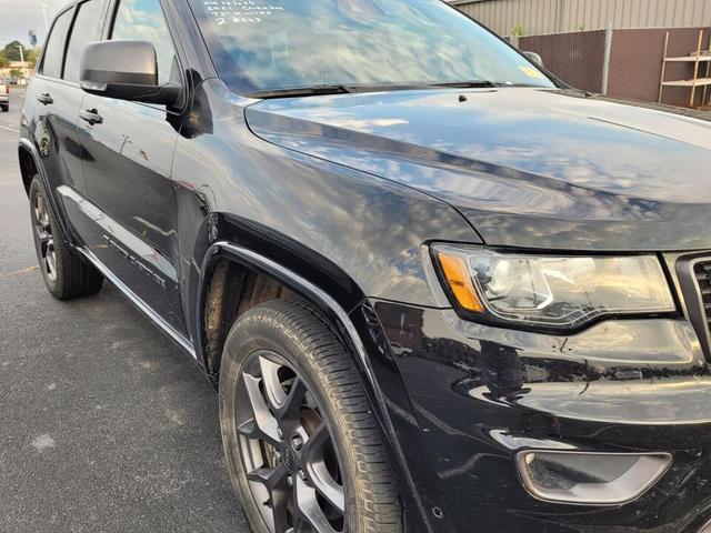 Photo of 2021 Diamond Black Crystal Pearlcoat Jeep Grand Cherokee