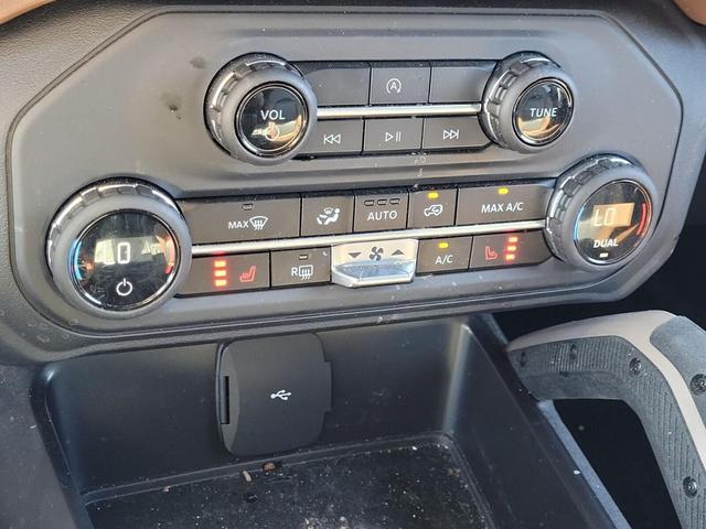 Photo of 2024 AZURE GRAY MET TRI-COAT Ford Bronco