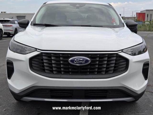 Photo of 2025 OXFORD WHITE Ford Escape