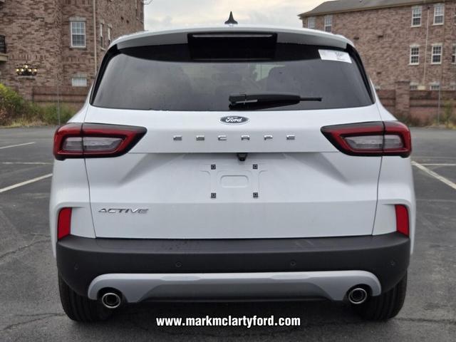 Photo of 2025 OXFORD WHITE Ford Escape