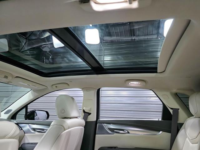 Photo of 2020 Manhattan Noir Metallic Cadillac XT5
