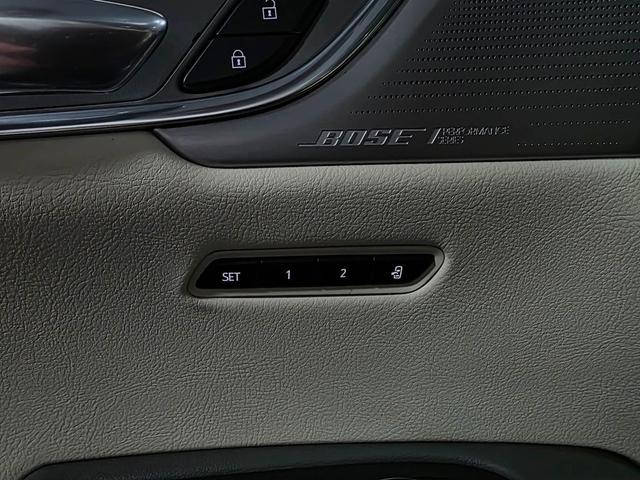 Photo of 2020 Manhattan Noir Metallic Cadillac XT5