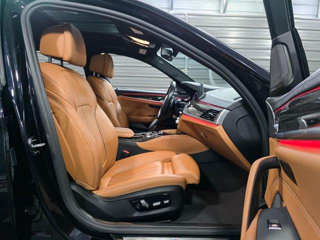 Photo of 2020 Carbon Black Metallic BMW 530
