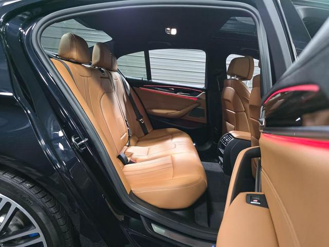 Photo of 2020 Carbon Black Metallic BMW 530