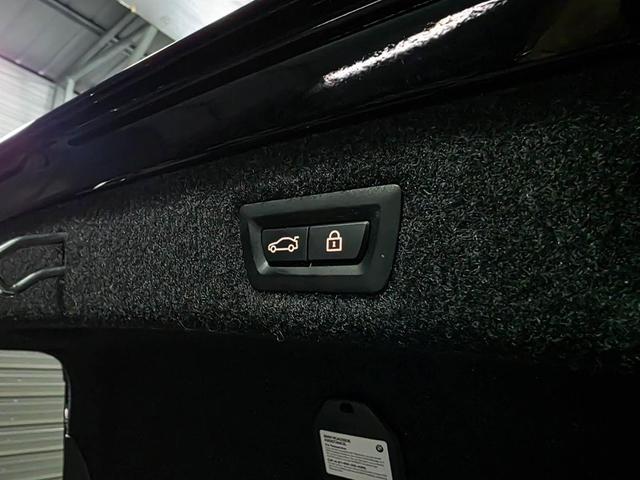 Photo of 2020 Carbon Black Metallic BMW 530