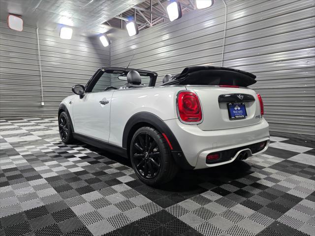 Photo of 2016 White Silver Metallic MINI Convertible