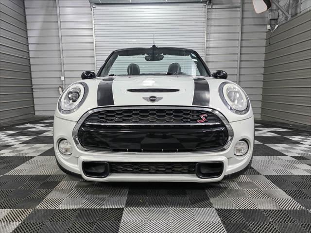 Photo of 2016 White Silver Metallic MINI Convertible