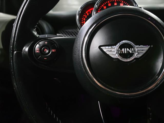 Photo of 2016 White Silver Metallic MINI Convertible