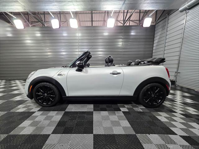 Photo of 2016 White Silver Metallic MINI Convertible