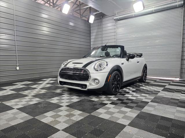 Photo of 2016 White Silver Metallic MINI Convertible
